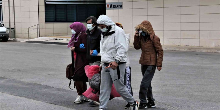 Tartıştığı kadın arkadaşını boğarak öldürüp, cesedi sandıkta saklamış