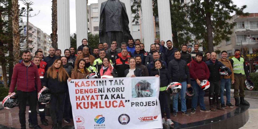 Motosiklet kazalarına dikkat çekmek için kasklarını takıp şehir turu attılar