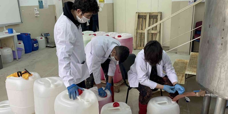 Isparta’da meslek lisesi fabrika gibi çalışıyor