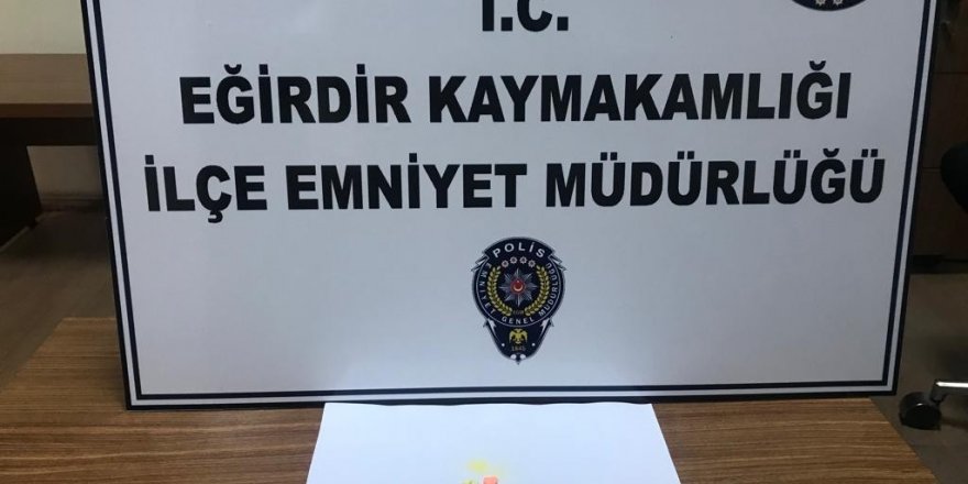 Isparta’da durdurulan araçtaki şahsın üzerinden uyuşturucu çıktı