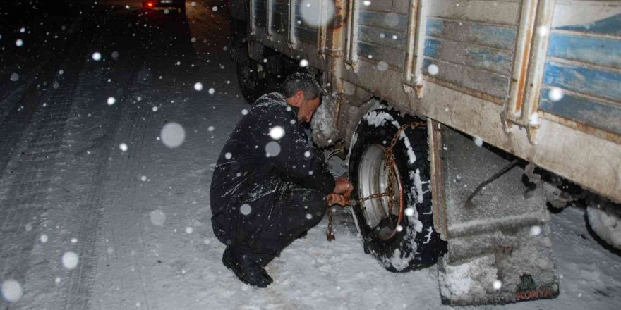 Antalya’da yeniden kar yağışı başladı