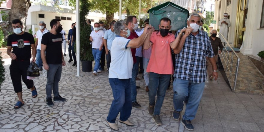 Stor perdenin hayattan kopardığı 5 yaşındaki Miray Elif toprağa verildi