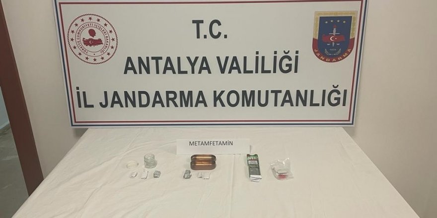 14 gram metamfetamin ele geçirildi