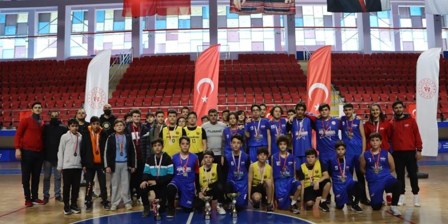 Basketbol Yerel Liglerinde şampiyonlar belli oldu