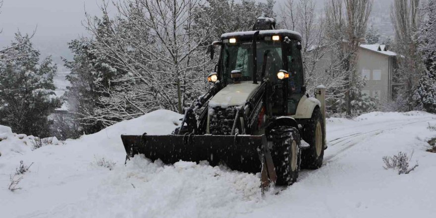 Torosların zirvelerinde karla mücadele çalışması