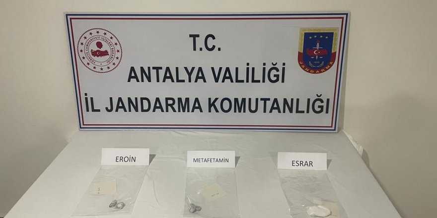 Antalya’da jandarmadan uyuşturucuya geçit yok