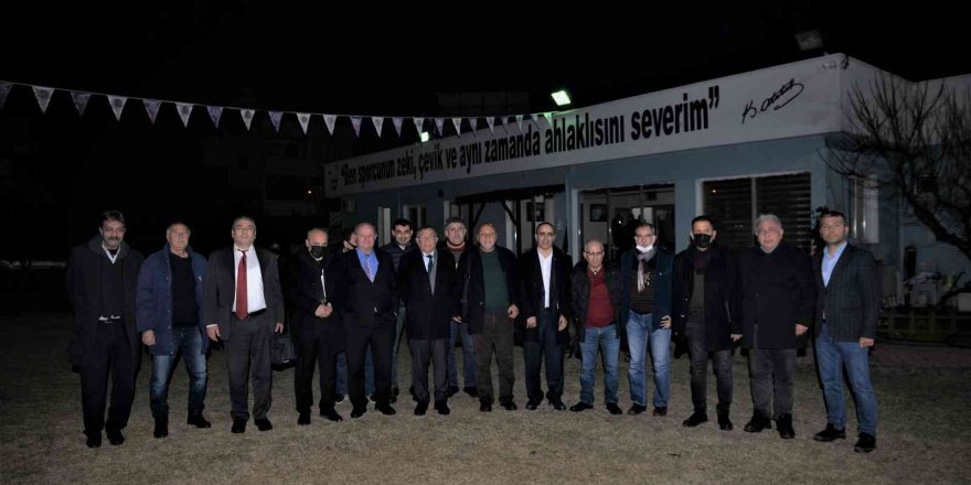 Başkan Akay: "Mahallelere spor tesisleri yapıyoruz"