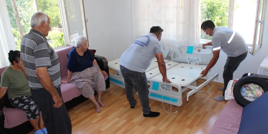 Büyükşehir’den 15 kişiye tam donanımlı hasta yatağı