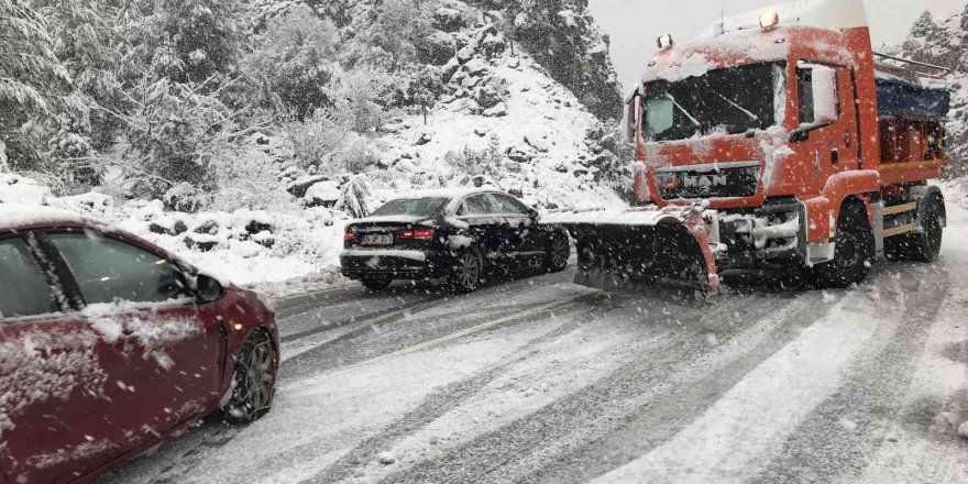 Antalya-Konya karayolunda ağır tonajlı araçların geçişine izin verilmiyor