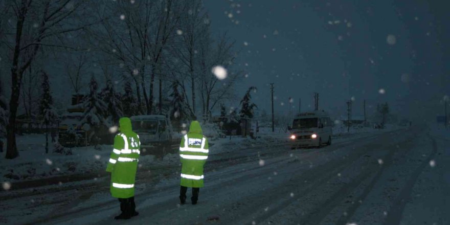 Antalya-Konya karayolu tüm araç trafiğine kapatıldı