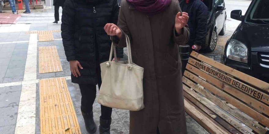 Kayıp kızını arayan annenin feryadı yürek dağladı