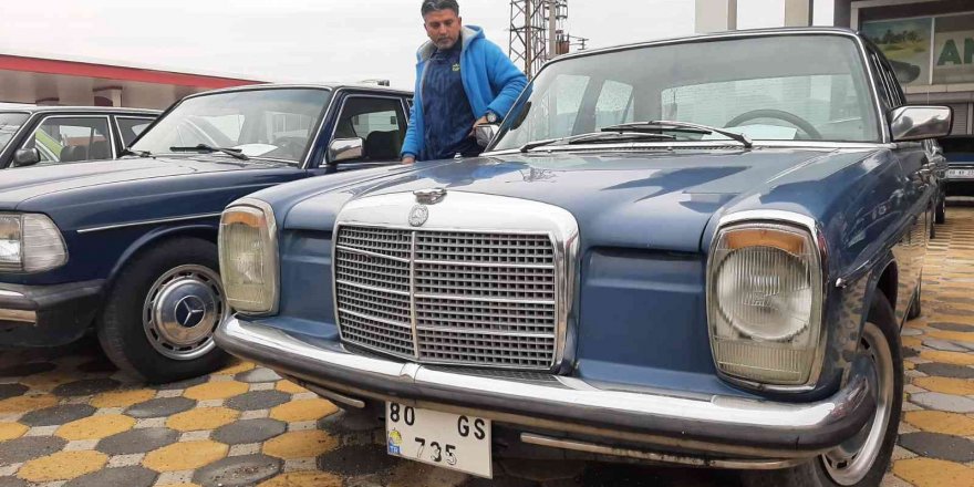 Yıllardır Gözü Gibi Baktığı Klasiklerini Görücüye Çıkardı