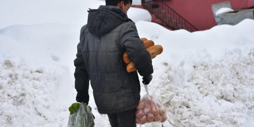 Tarsus Belediyesi Zorlu Kış Gününde Vatandaşın Yanında Oldu