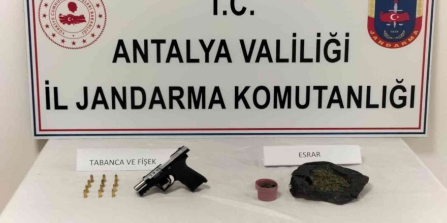 Antalya’da jandarmadan uyuşturucuya geçit yok