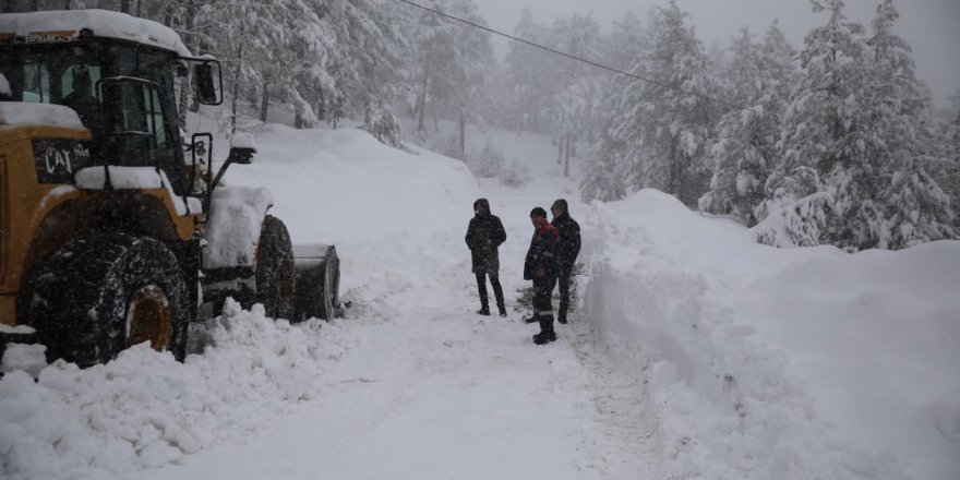 Adana’da karla mücadele seferberliği
