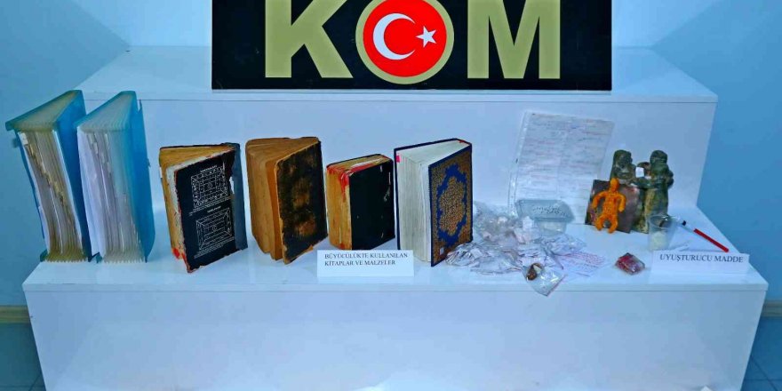 Isparta’da piyasaya 25 bin lira sahte para süren kişiler yakalandı