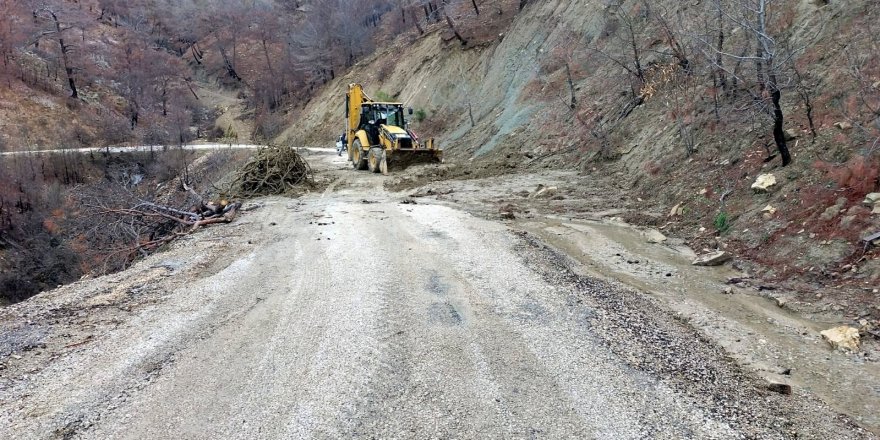 Manavgat’ta şiddetli yağış heyelana sebep oldu