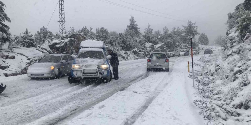 Antalya-Konya karayolu araç trafiğine kapatıldı