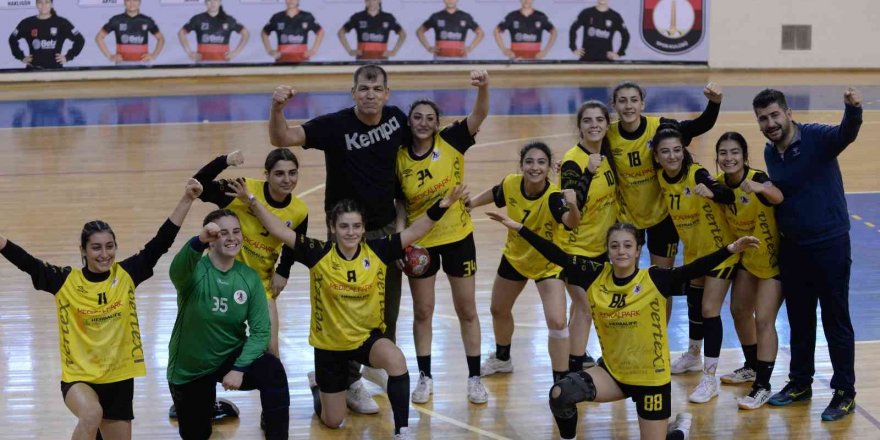 Kadınlar Hentbol 1. Ligi A Grubu: Adasokağı Spor Kulübü: 19 - Elazığ Sosyal Yardımlaşma: 20