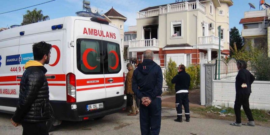 Uyuşturucu bağımlılığından kurtulmak için kendini zincirlediği lüks villada çıkan yangında can verdi