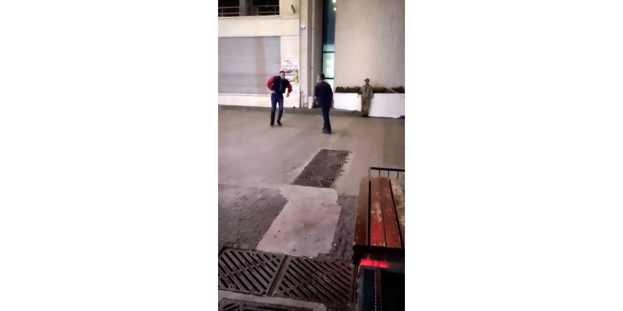 Kavga ettiği kişiyi bıçaklamaya çalıştı