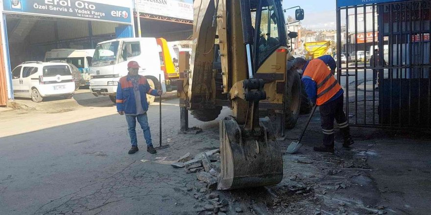 Manavgat’ta yol bakım çalışması