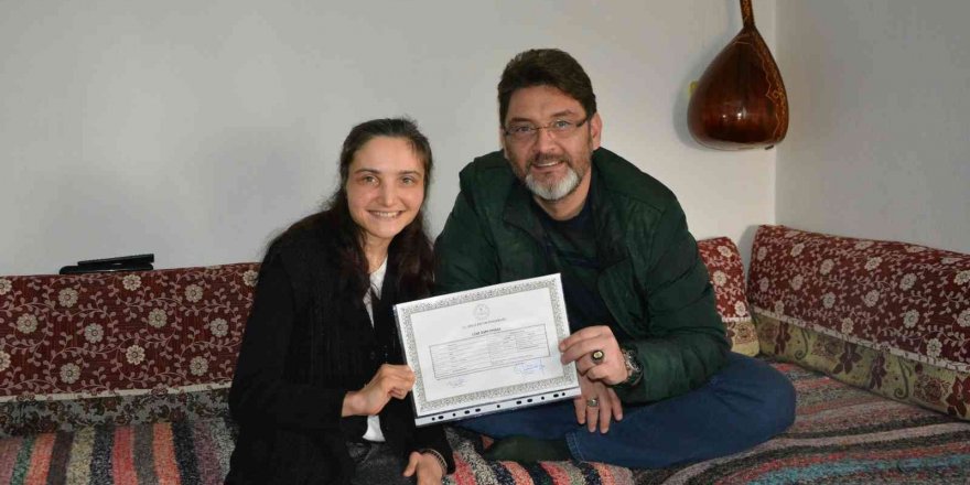 Başkan İşlek’ten lise diplomasını alan engelli kıza üniversite eğitim masraflarını karşılama sözü