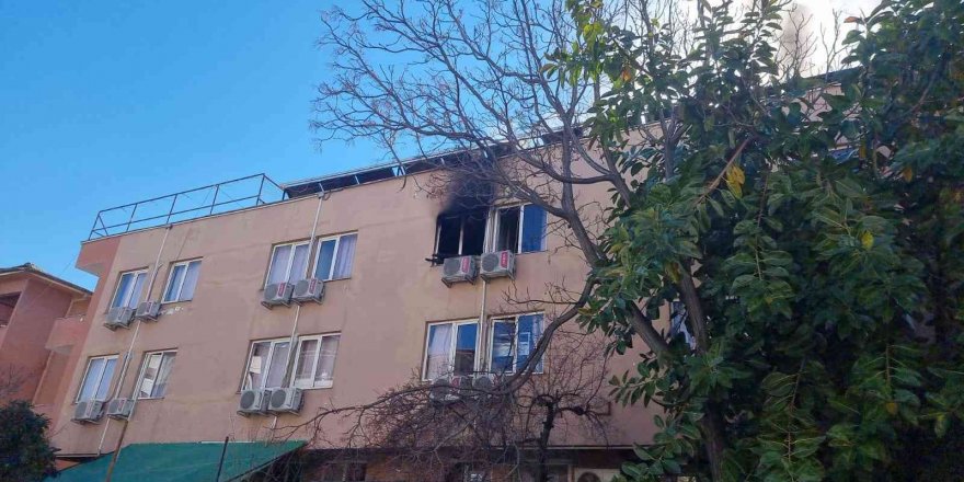 Otel lojmanında çıkan yangında alevlerin arasında mahsur kaldılar