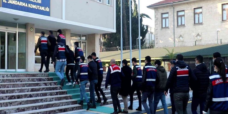 Mersin’de terör operasyonu: 7 gözaltı