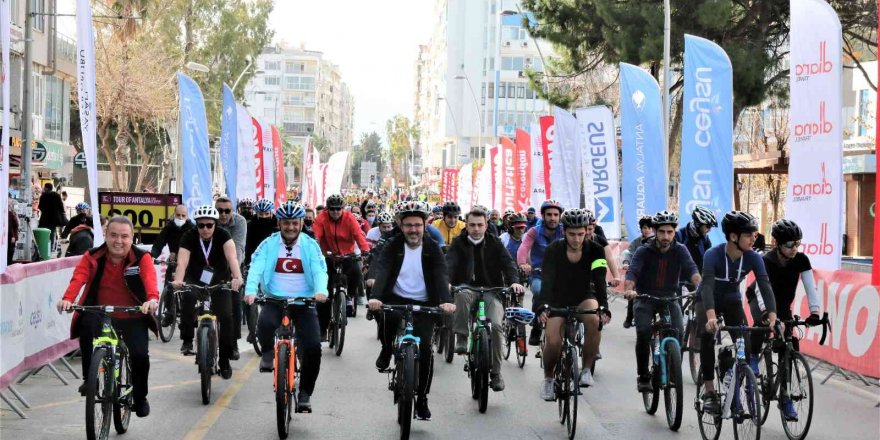 Bakan Kasapoğlu: “Bisiklet branşında iddiamızı daha yukarılara taşıyacağız”