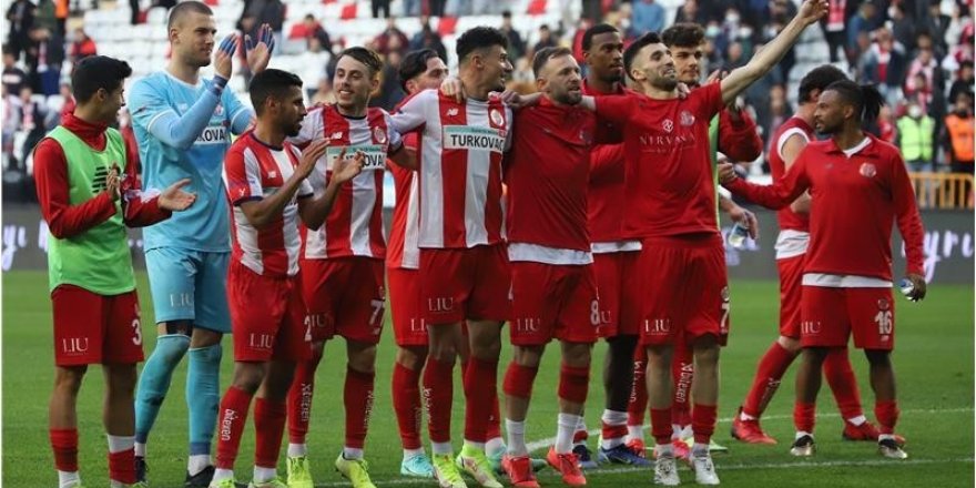 Antalyaspor, 8 hafta sonra 3 puan hasretine son verdi