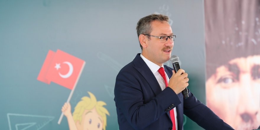 Başakşehir’de ilk zili başkan Kartoğlu çaldı