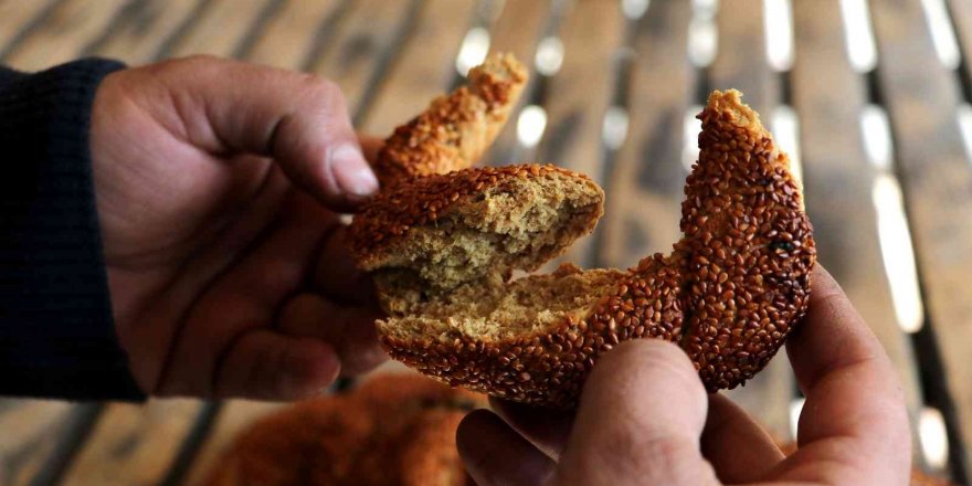 Siyez unundan simit yaptı, taleplere yetişemiyor