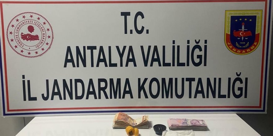 Antalya’da uyuşturucu satıcılarına operasyon: 1 gözaltı