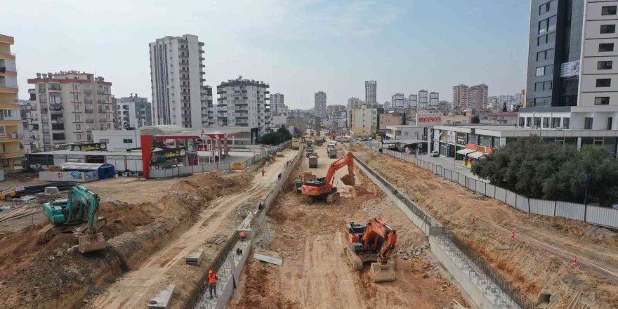 Göçmen Katlı Kavşak çalışmaları sürüyor