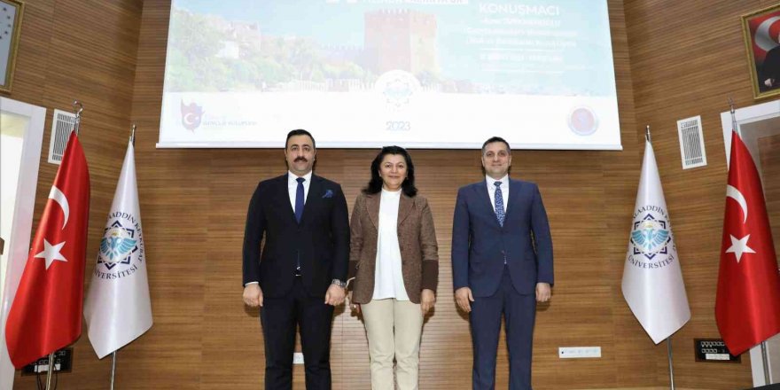 Cumhurbaşkanı Başdanışmanı Türkmenoğlu, ALKÜ’de öğrencilerle buluştu