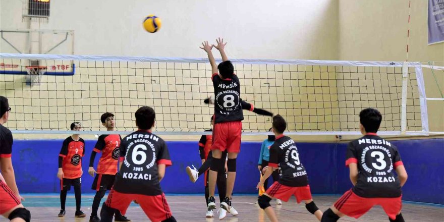 Osmaniye’de  okul sporları voleybol yarı final müsabakaları başladı