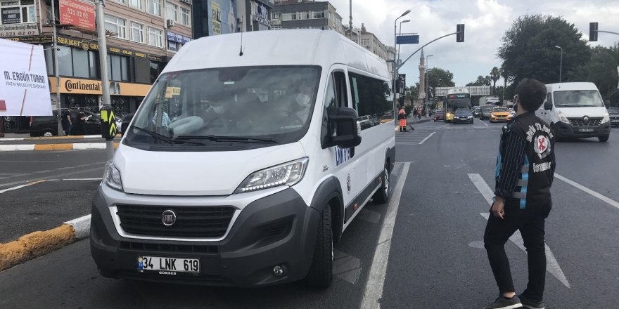 Okul çıkışı saatinde servis denetimleri sürdü