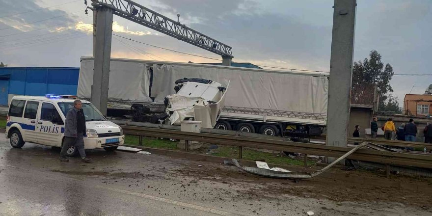 Tarsus’ta trafik kazası: 2 yaralı