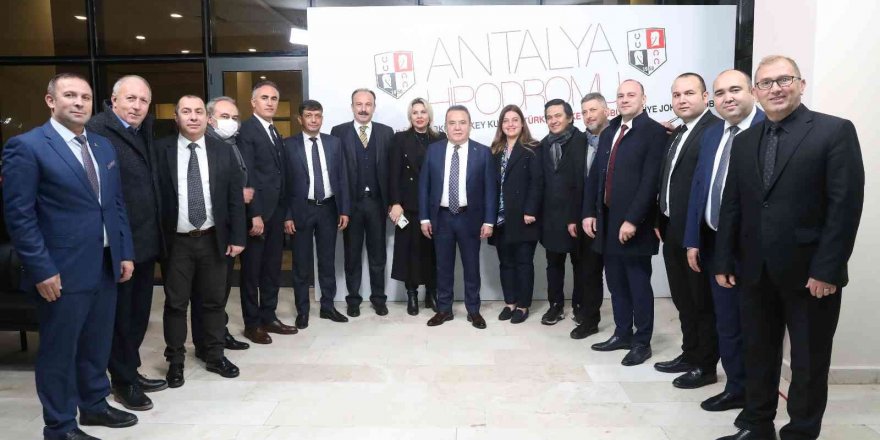 Antalya Büyükşehir Belediye Başkanlığı Koşusu düzenlendi