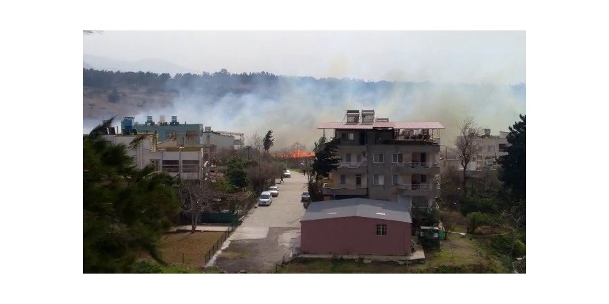 Hatay’da kışlada çıkan otluk yangını söndürüldü