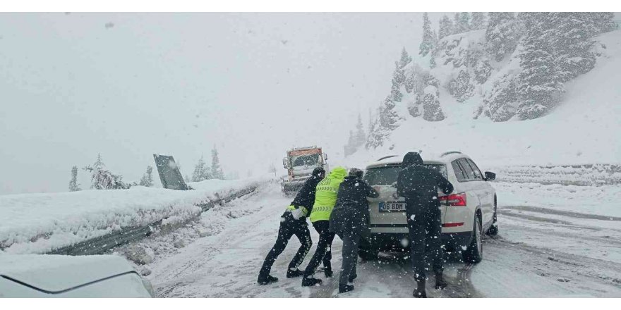 Antalya-Konya yolu tır geçişine kapatıldı