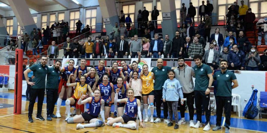 Kadınlar Voleybol 1. Ligi: Çukurova Belediyesi SK: 3 - Büyükçekmece Voleybol Akademi: 0