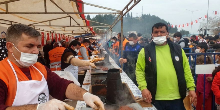 Kadirli sucuk ekmek festivali renkli görüntülere sahne oldu