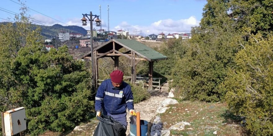 Toroslar Belediyesi, piknik alanlarını temizliyor