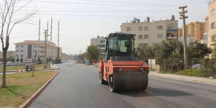 Büyükşehir Belediyesi yolları yenilemeye devam ediyor