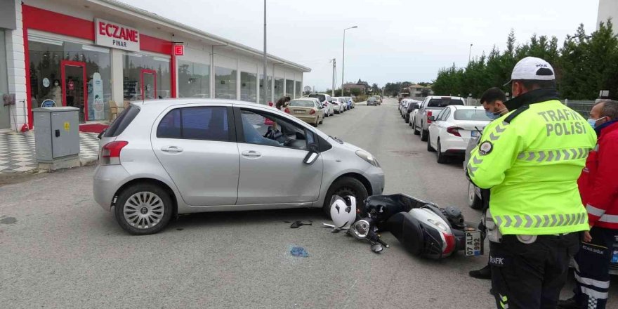 Motosiklet sürücüsünü kazada taktığı kask kurtardı