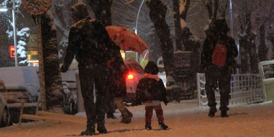 Burdur’da eğitime bir gün ara verildi