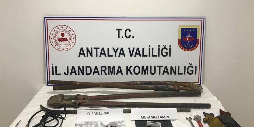 5 mahalleye dadanan kablo hırsızı jandarmaya takıldı