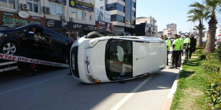 Bakan Yanık’ın ziyareti sırasında başkanın makam aracına çarptılar